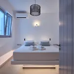 Ramus Paros Isterni (Paros)