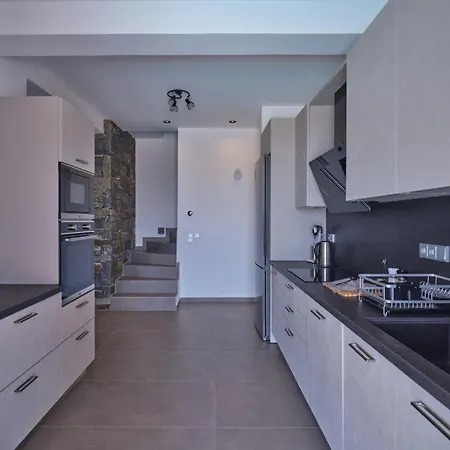 Ramus Paros * Isterni (Paros)